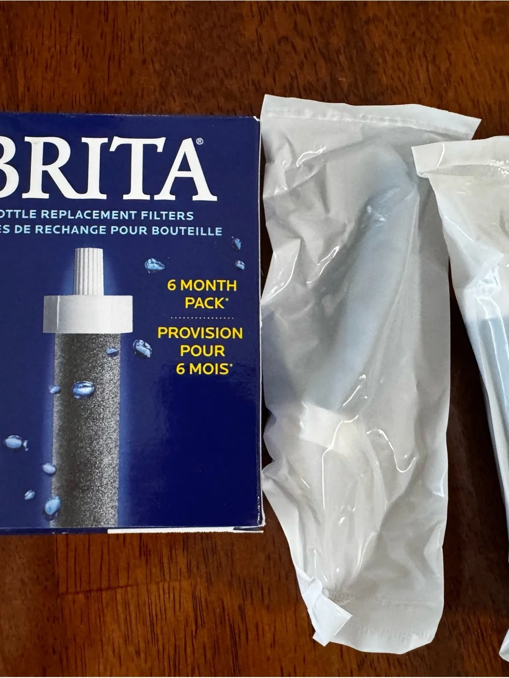 Brita Teal and White Refillable Water Bottle with Handle and 2 new filters